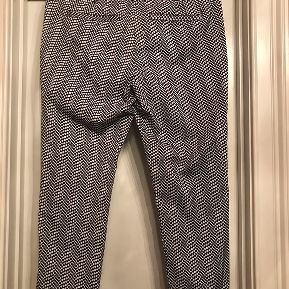 🔥NY&Co Polka Dot Capris - Picture 6 of 7